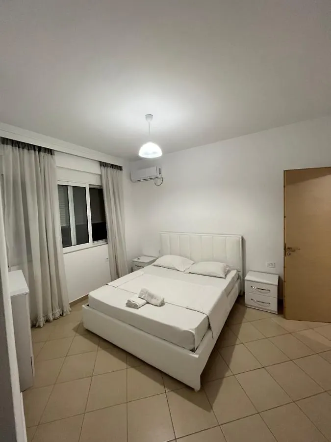 Delars Apartaments Sarande 0*,
