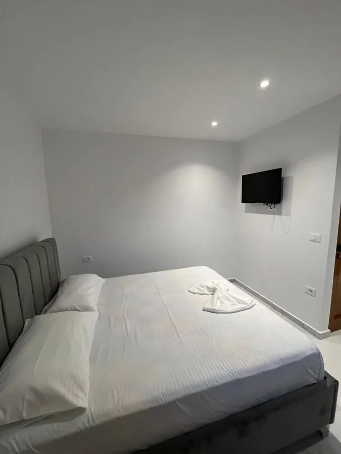 Delars Apartaments Sarande Apartment